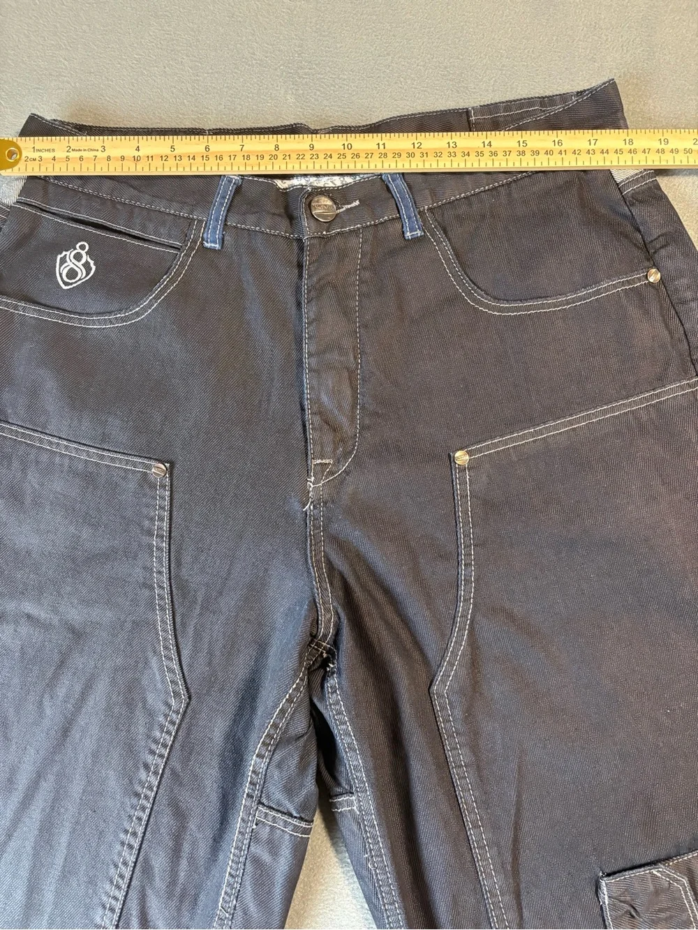 Men's Dark Charcoal Cargo Shorts with Utility Pockets